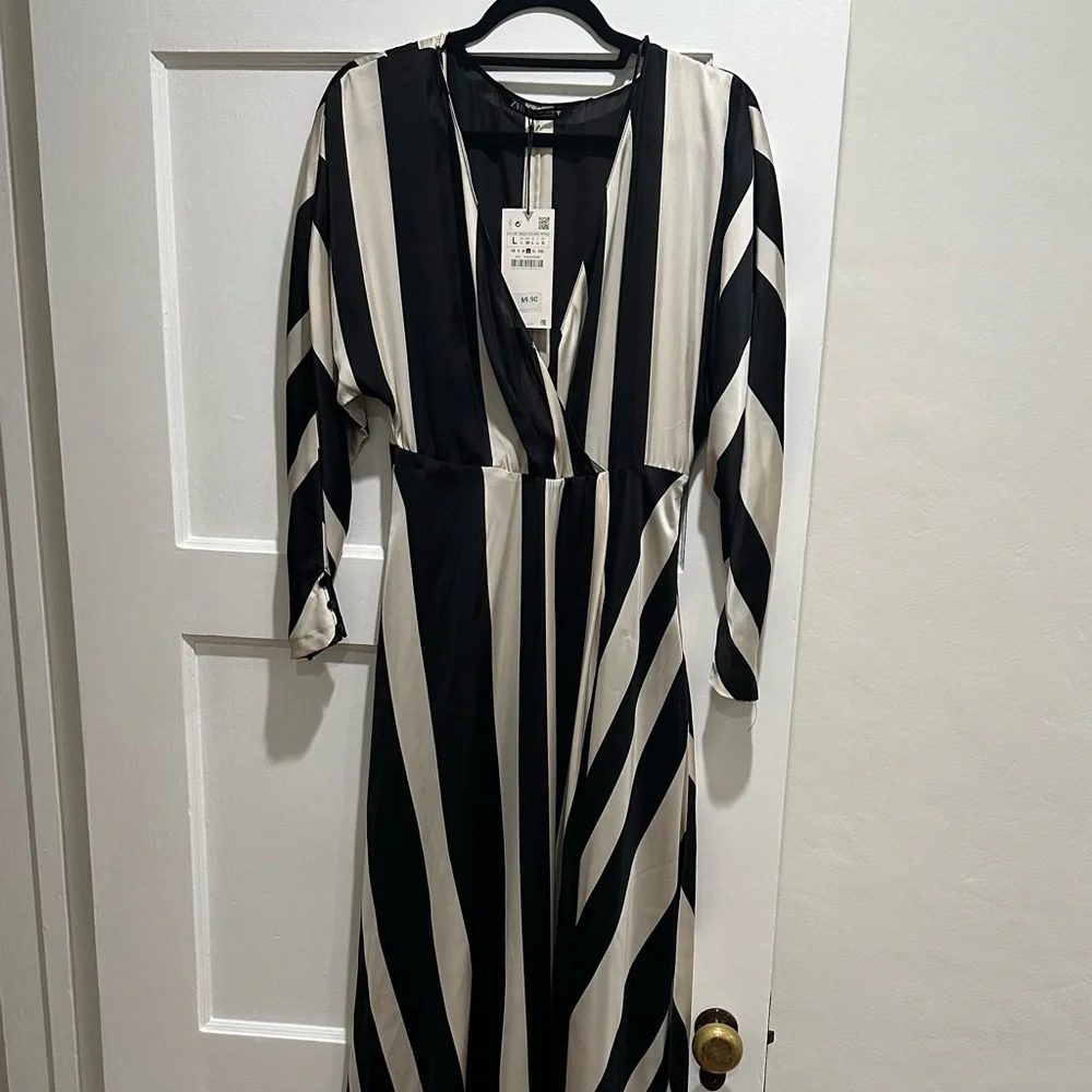 Zara Satin Effect Striped Dress - Large NWT - Picture 2 of 7